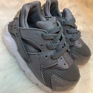 Nike Huarache Size- 5c